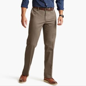 Dockers Never-iron Essential Khaki Stright Fit W34/L32 Khaki Color